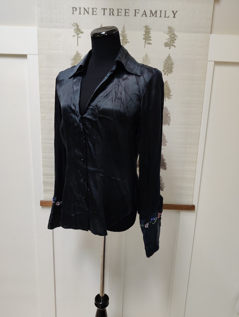 Holt Renfrew Collection Black 100% Silk Beaded Cuff Collar Blouse 10 - Picture 4 of 8